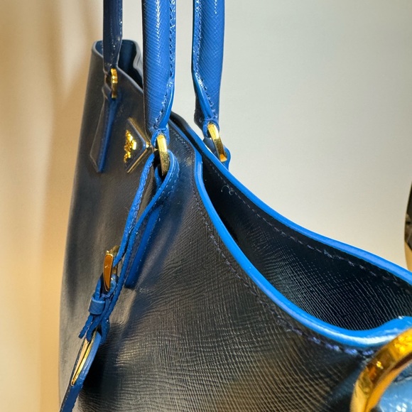 PRADA SAFFIANO LEATHER TOTE BAG WITH STRAP (LARGE) - Picture 6 of 16
